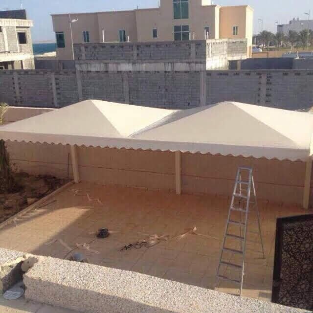 المظلات والديكورات الخارجية